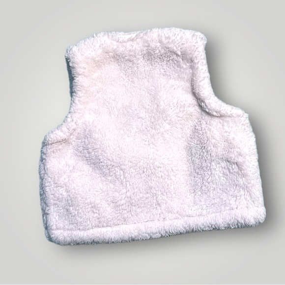 🔅3/$10 Carter’s Just One You Furry Vest - Picture 3 of 7